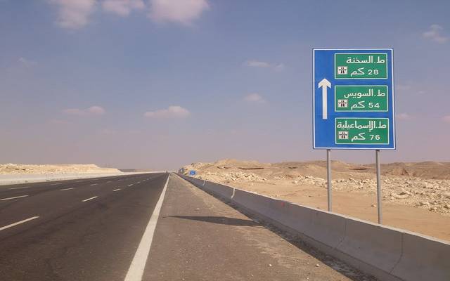 إغلاق طريق “السويس الصحراوى” بسبب أتربة ورياح شديدة وتراكمات مياة أمطار
